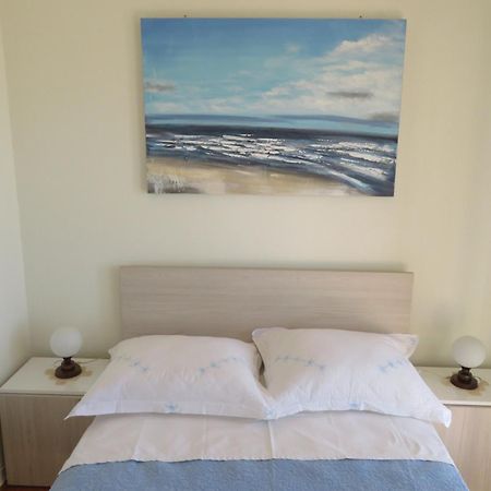 Casa Rosada Hotel Podgora Kamer foto