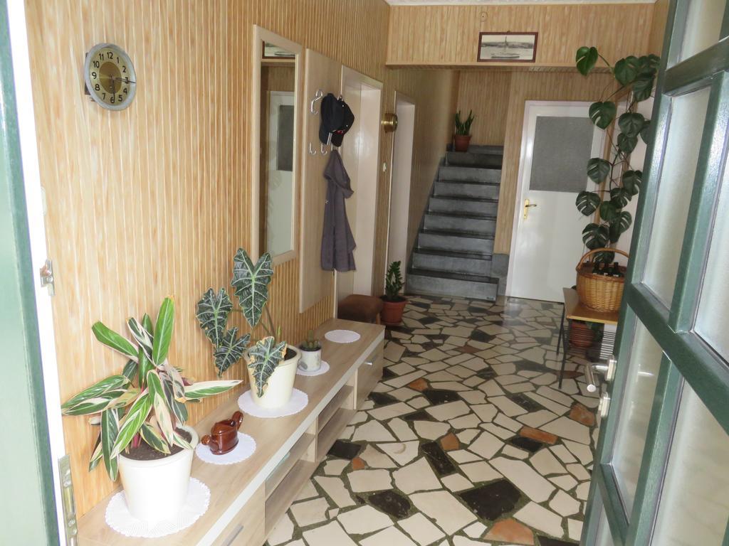Casa Rosada Hotel Podgora Buitenkant foto