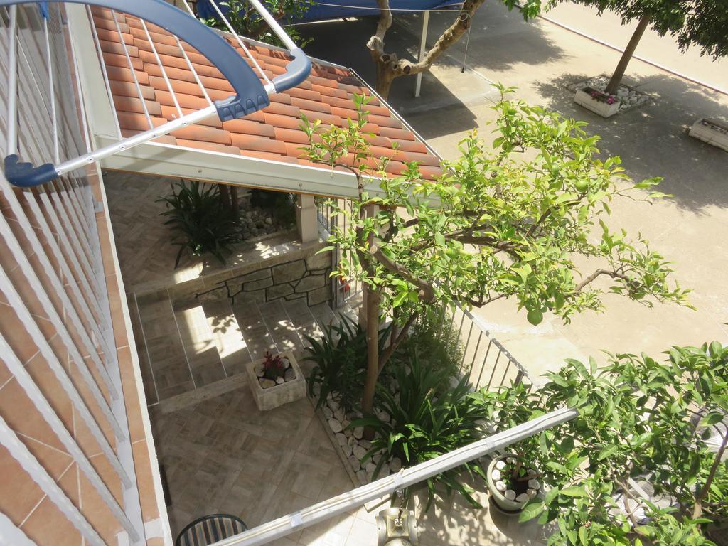 Casa Rosada Hotel Podgora Buitenkant foto