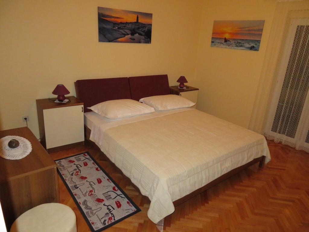 Casa Rosada Hotel Podgora Buitenkant foto