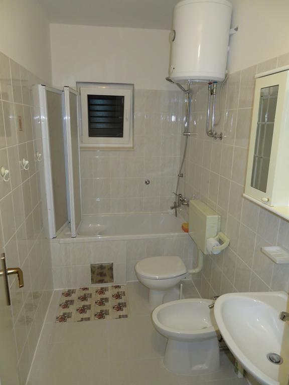 Casa Rosada Hotel Podgora Kamer foto