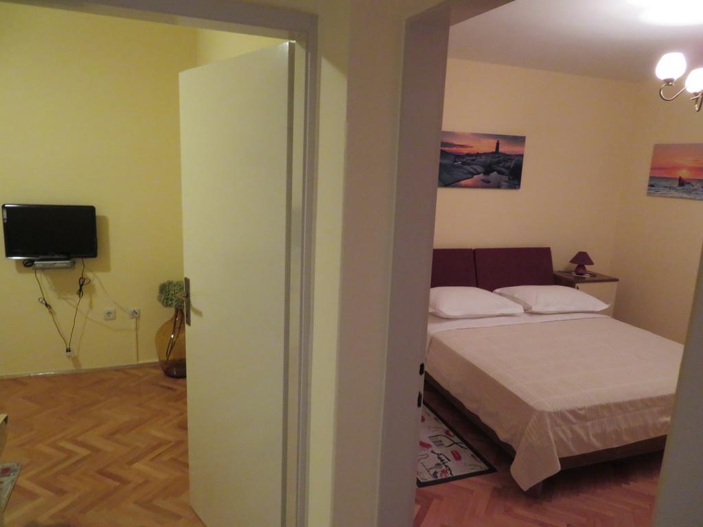 Casa Rosada Hotel Podgora Buitenkant foto